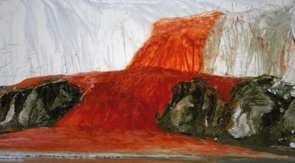 Krvavý vodopád na Antarktíde.