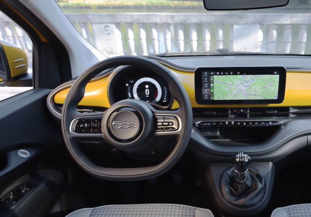 Fiat 500 interiér