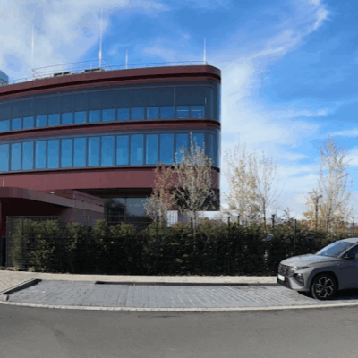  Nové testovacie centrum Hyundai v nemeckom Rüsselsheime. Investícia za 150 miliónov eur má zničiť konkurenciu.