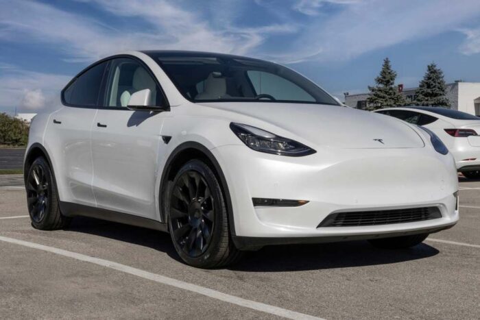 Tesla Model Y Juniper je opäť lídrom medzi EV v Európe a jej predaje raketovo rastú: Koľko stojí na Slovensku?