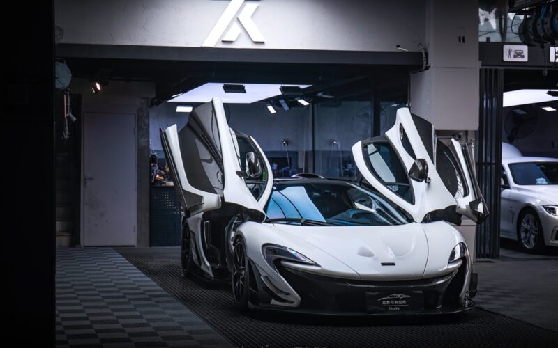 Nástupca legendárneho McLarenu P1 bude absolútnym vrcholom ponuky s výkonom viac ako 1000 koní.