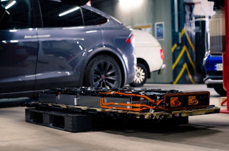 Batérie sú kľúčom. Väčšina svetovej produkcie batérií a materiálov pre ne je dnes v rukách Číny.