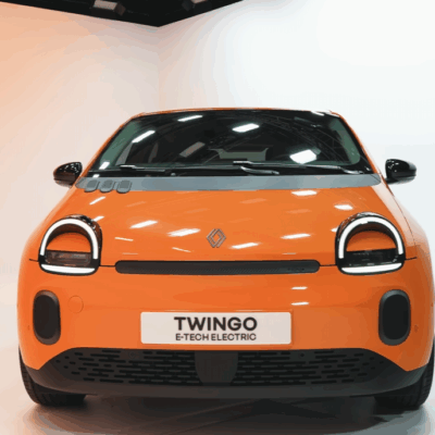 Nové Twingo sa dizajnovo vracia k legendárnej prvej generácii. Je to dokonalé spojenie retra a budúcnosti.