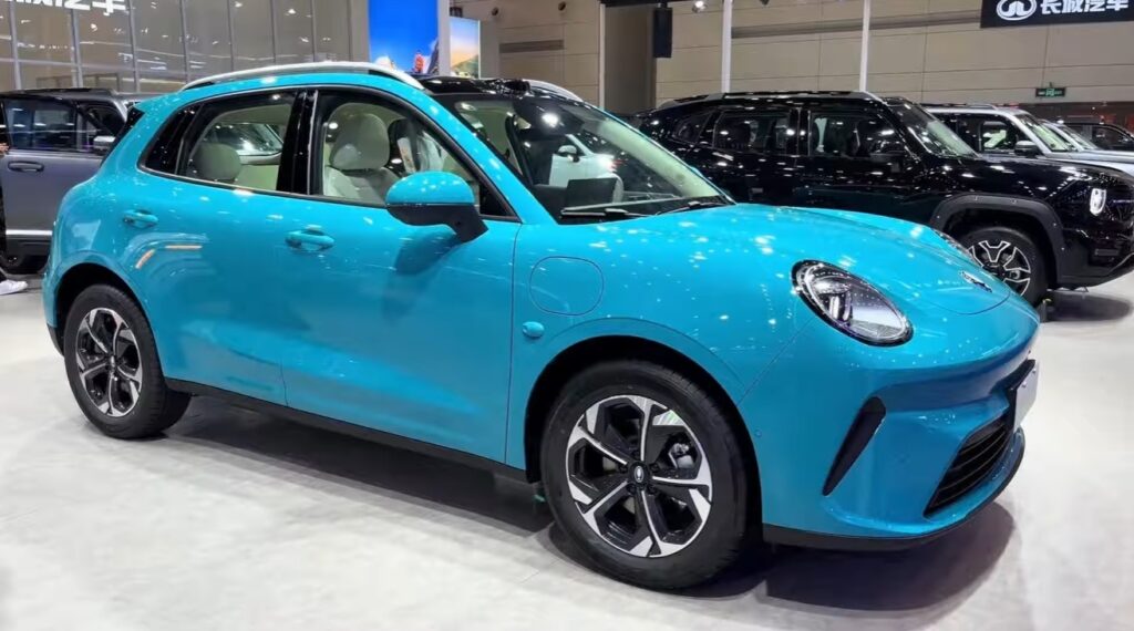 GWM Ora 5 má retro-moderný dizajn inšpirovaný klasickým Porsche 911. Zaoblené línie a okrúhle svetlomety robia z neho jedno z najkrajších čínskych áut.