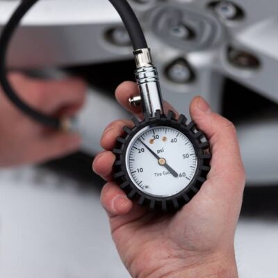 Kontrola tlaku pneumatík