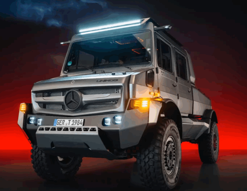 Interiér ponúka luxusnú kuchyňu, kúpeľňu a spálňu. Materiály ako kameň a Alcantara pripomínajú interiér jachty.