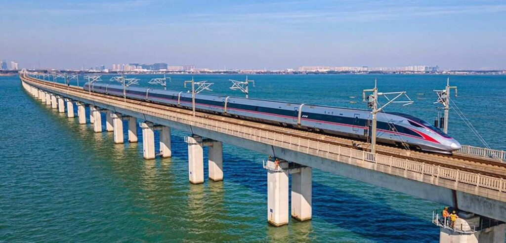 Vlak najdlhší most