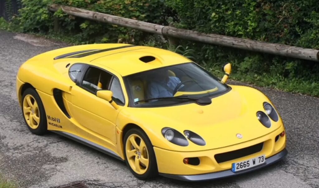 Futuristický dizajn od Alaina Voituriera zahŕňal výklopné dvere a agresívnu prednú časť. Auto zrýchlilo z nuly na sto za 4,6 sekundy.