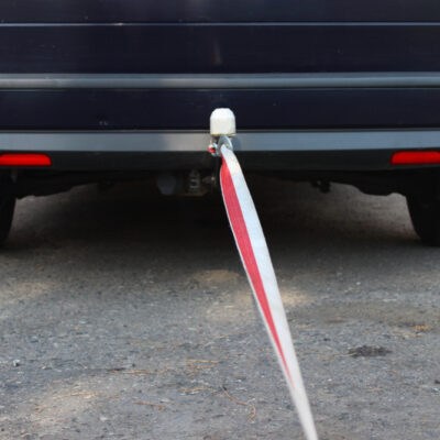 Ťahanie auta s automatickou prevodovkou je rizikové, pretože bez bežiaceho motora sa prevodovka nemaže. Trenie môže spôsobiť prehriatie a zničenie.