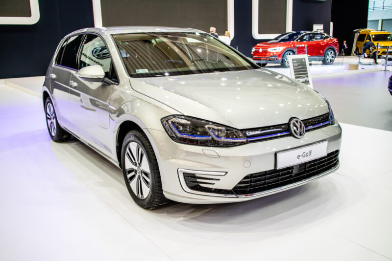 Volkswagen e-Golf patrí medzi najspoľahlivejšie elektromobily s mierou poruchovosti len 2,6 percenta. Ťaží z robustnej konštrukcie Golfu.