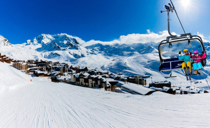 Val Thorens je najvyššie položené stredisko v Európe a súčasť oblasti Les 3 Vallées s 600 km zjazdoviek. Sneh je tu garantovaný.