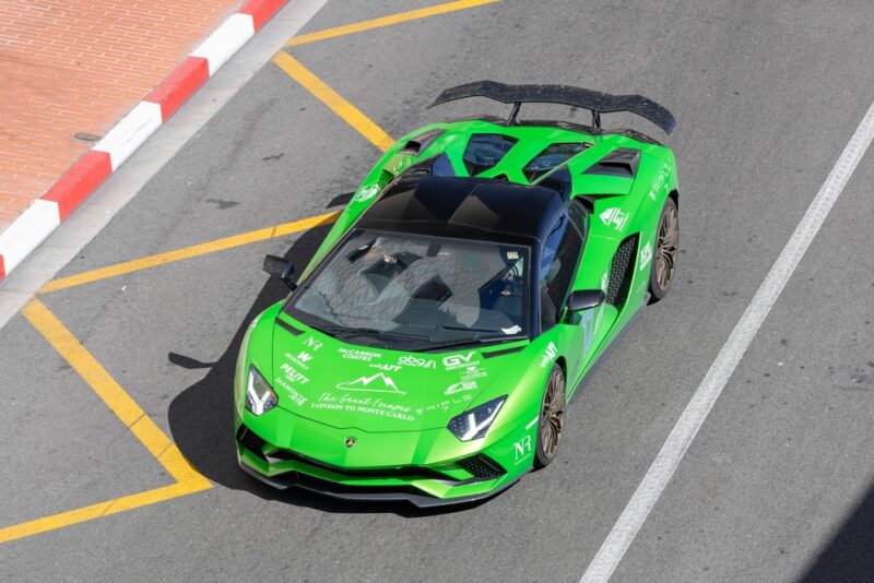 Lamborghini Aventador nesie meno po slávnom bojovom býkovi. Zakladateľ značky miloval koridu a väčšina modelov odkazuje na túto vášeň.