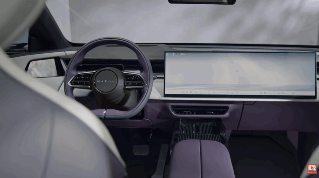 Interiér pokračuje v minimalistickom japonskom štýle. Model je dostupný výhradne v Číne s cenou od 25 000 eur.