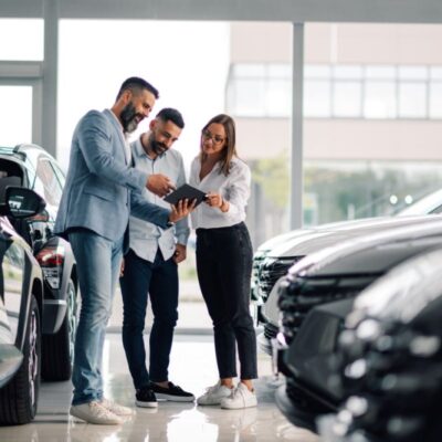 Predajňa áut kupujúci
