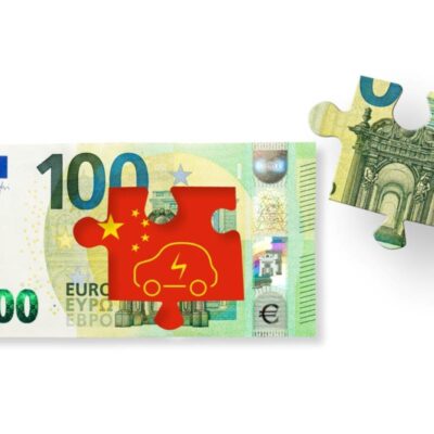 Sto eur a Čínska vlajka