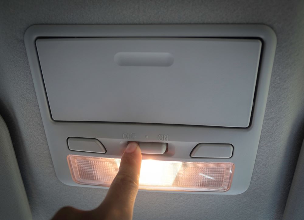 Svetlo v kabíne auta