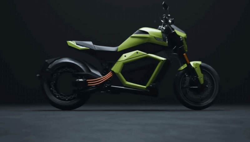 Verge TS Ultra má zadné koleso bez stredovej náboje – motor sa nachádza priamo v ráfiku. Dojazd 560 km umožňuje solid-state batéria.