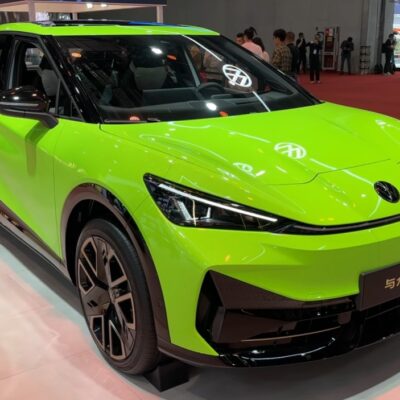 Volkswagen ID.UNYX je elektrický crossover exkluzívne pre Čínu. Dojazd dosahuje 621 km a dizajn cieli na mladých zákazníkov.