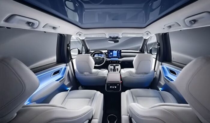 Toyota odhalila interiér nového veľkého elektrického SUV – premiéra 10. februára