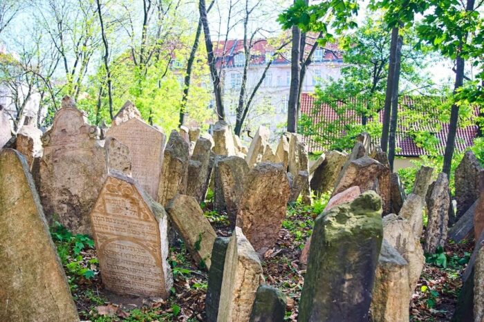 Židovské náhrobky ako dlažba v Prahe: Pozrite sa na mrazivé tajomstvo Václavského námestia