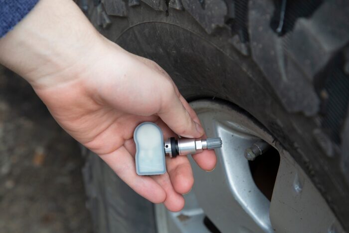 Senzory tlaku v pneumatikách ako špióni: Pozrite sa, ako môžu sledovať pohyb vášho auta