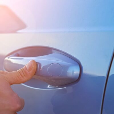 Bez kľúčové otvorenie auta