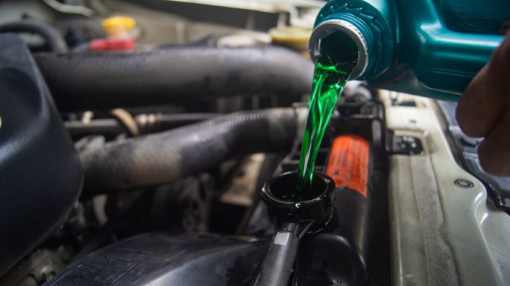 Dolievanie chladiacej kvapaliny