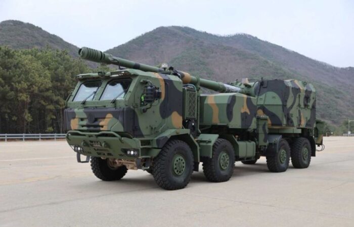 Juhokórejská kolesová húfnica s kanónom K9 mieri do NATO. Dostrel až 70 km a rýchlosť 100 km/h