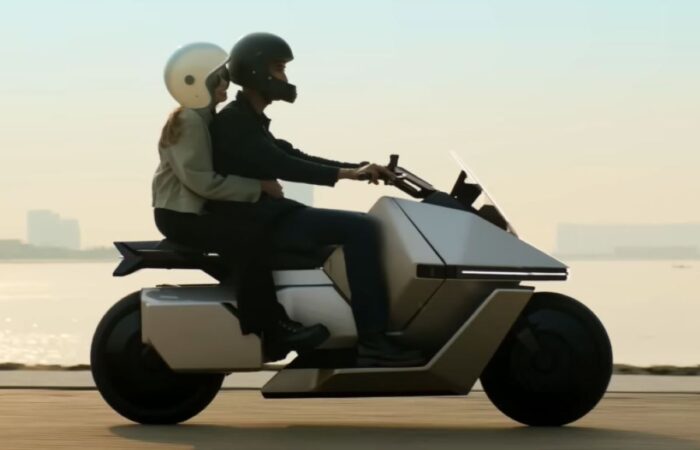 Prvý samovyvažovací elektrický skúter na svete ide do výroby. Stojí len 3 540 eur