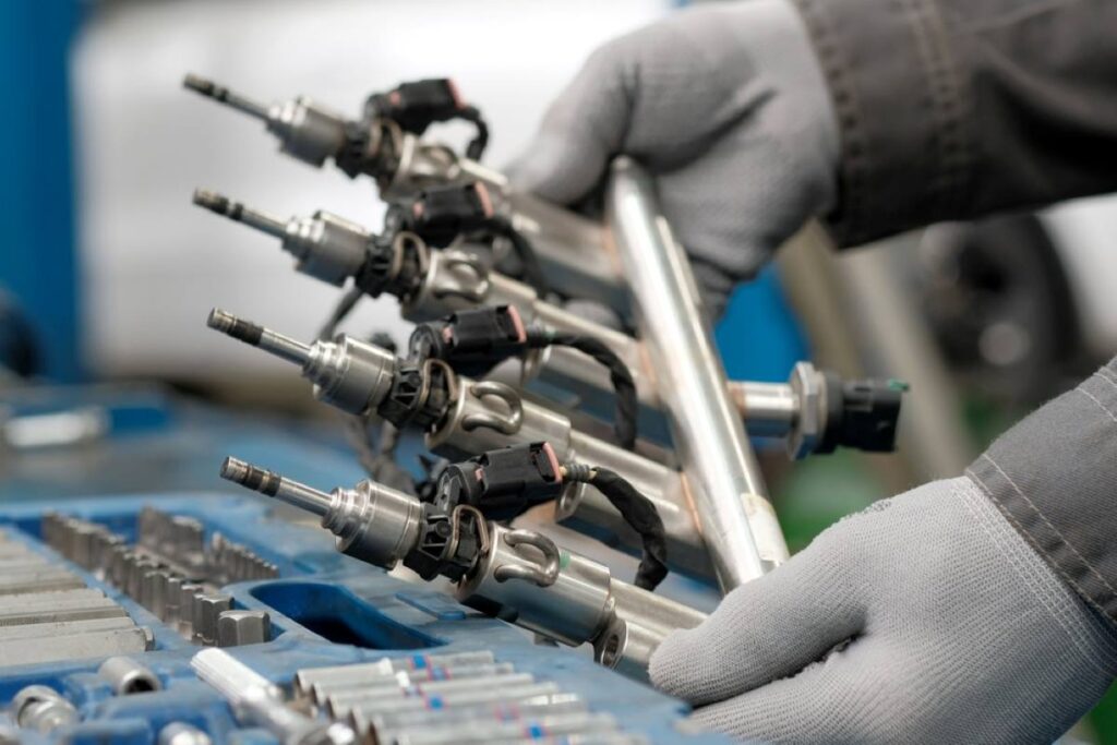 Vstrekovače paliva použité