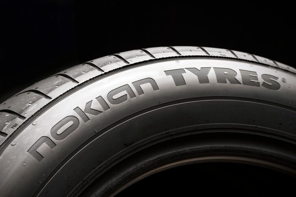 Nokian Tyres s hrotmi