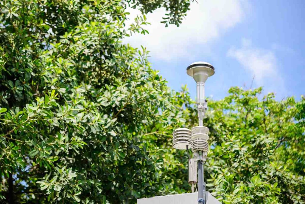 Kamerový systém monitorujúci emisie