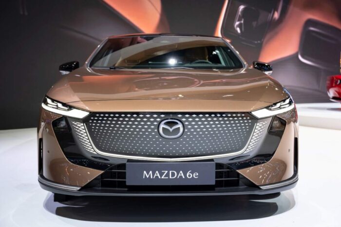 Nová Mazda 6e prichádza: Pozrite sa na elektrický sedan, ktorý na Slovensku očarí svojím dizajnom