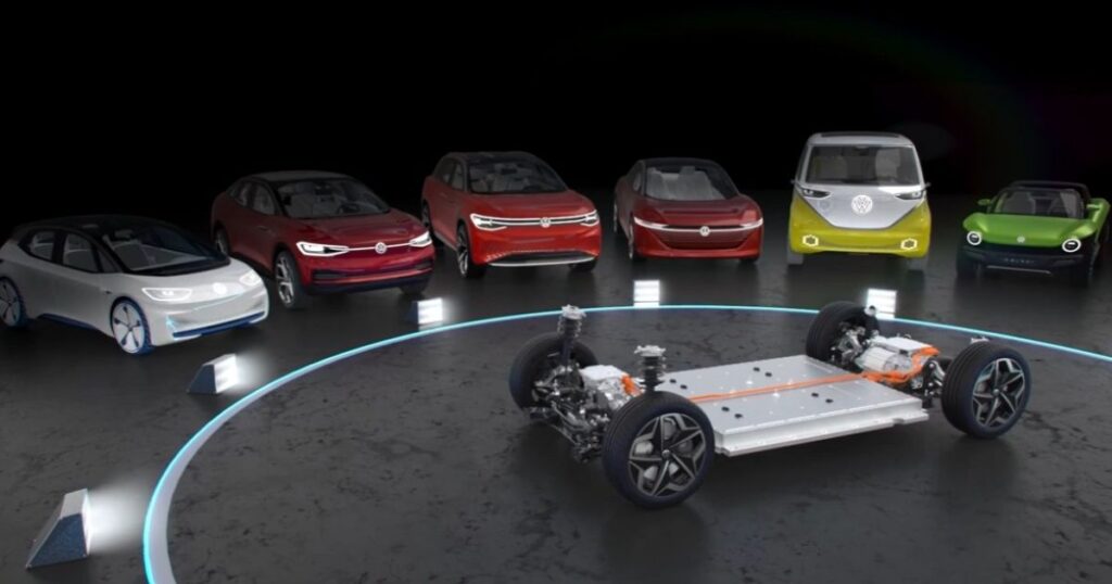 Batériové moduly platformy MEB pod podlahou elektromobilu Volkswagen ID.3.