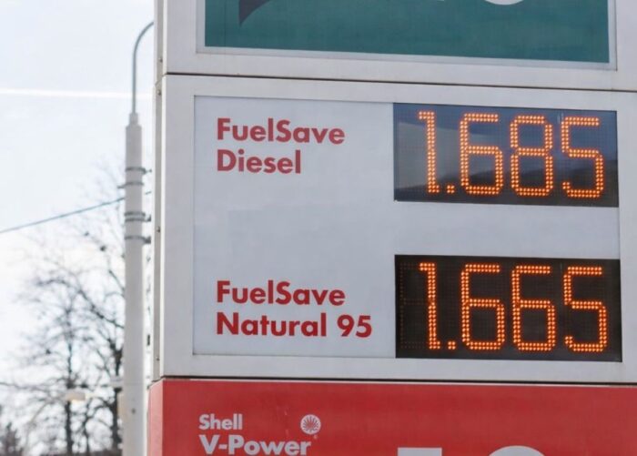 Benzín drahý kvôli vojne v Iráne: Slovenský strop cien vyprší v máji a čo príde potom?