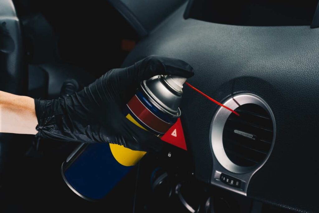 Detail na dezinfekčný sprej na klimatizáciu.