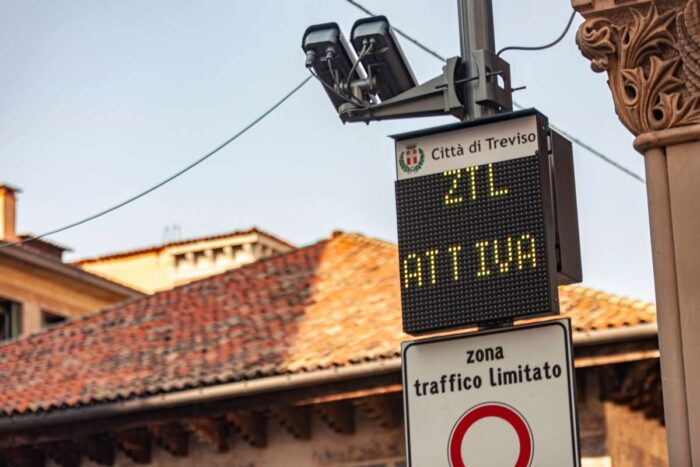 Taliansko rozširuje zákaz vjazdu od júna 2026: Slovenský turista dostane pokutu 672 eur poštou domov