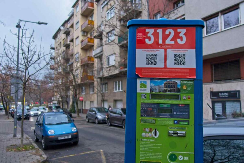 Parkovací automat v centre Budapešti pred zrušením.