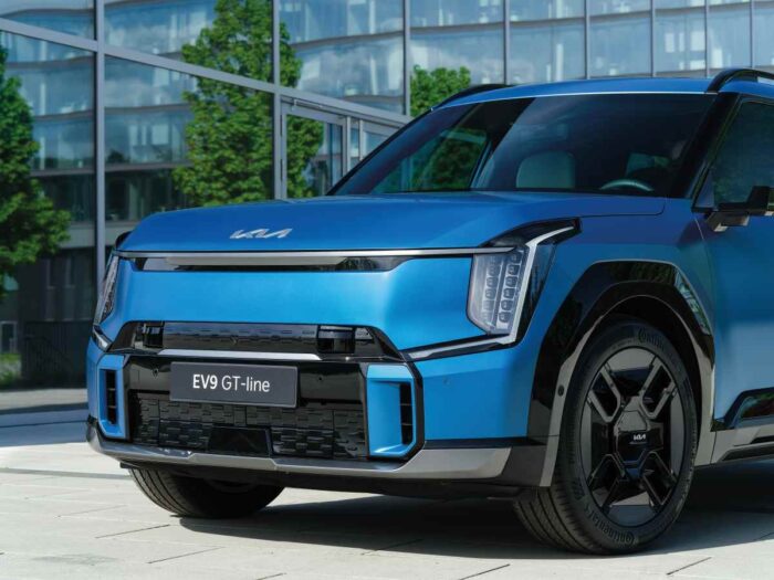 Elektrické rodinné vany sú hitom leta: Prečo sa Kia EV9 a VW ID.Buzz stali snom každého otca