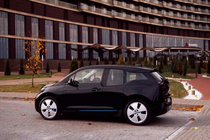 Finančné výhody pre elektromobily na Slovensku: Ako reálne ušetriť v roku 2026