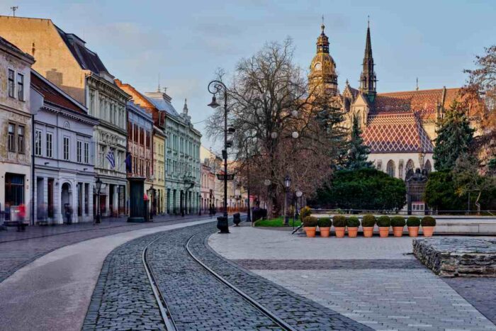 Budúcnosť áut v centre miest: Prečo sú 20-minútové mestá nočnou morou pre majiteľov áut