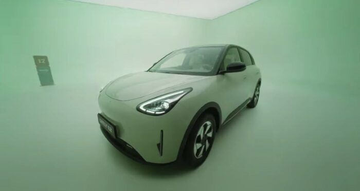 Malé elektromobily zlacňujú: Geely E2 má v Európe zaútočiť cenou pod 20-tisíc eur