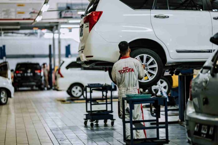 Toyota musela prerobiť logistiku náhradných dielov: Čakanie na jednoduchú súčiastku môže trvať mesiace