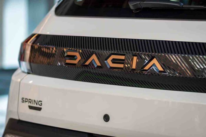 Prečo Dacia mení logo a stratégiu: Ľudia si myslia, že ide len o dizajn, no za tým je niečo viac