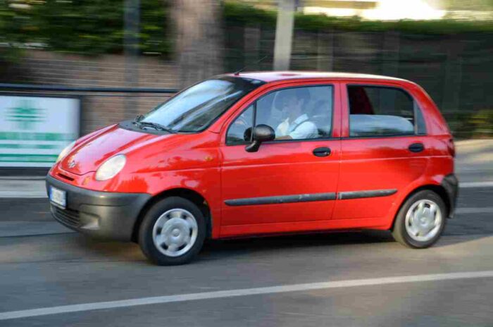 Najlacnejšie nové auto stojí viac než šesť priemerných výplat: Éra ľudových áut sa skončila
