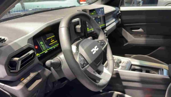 Dacia Bigster odhalila interiér: Robustné plasty, odolné poťahy a obrovský batožinový priestor